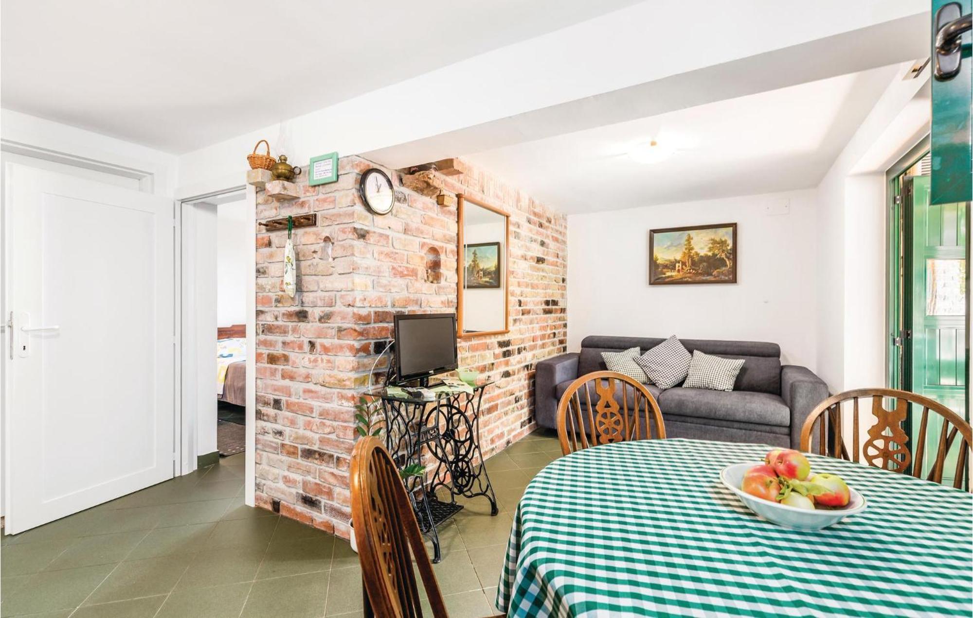 1 Bedroom Gorgeous Apartment In Lovran Exterior foto